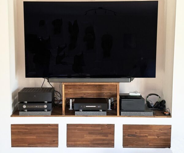 Primare PRE 35 Prisma - Primare A 35.2 - Primare DD 35 - Dynaudio Contour 60 - Wireworld Silver Eclipse 8 - Wireworld Silver Starlight 8 - Wireworld Electra 7 - Wireworld Matrix 2